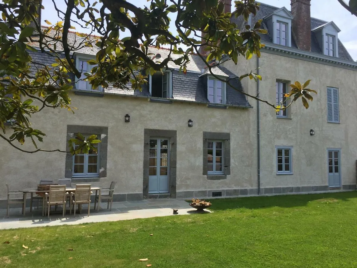 Le Pas Saint Joseph Bed and Breakfast Bed & Breakfast